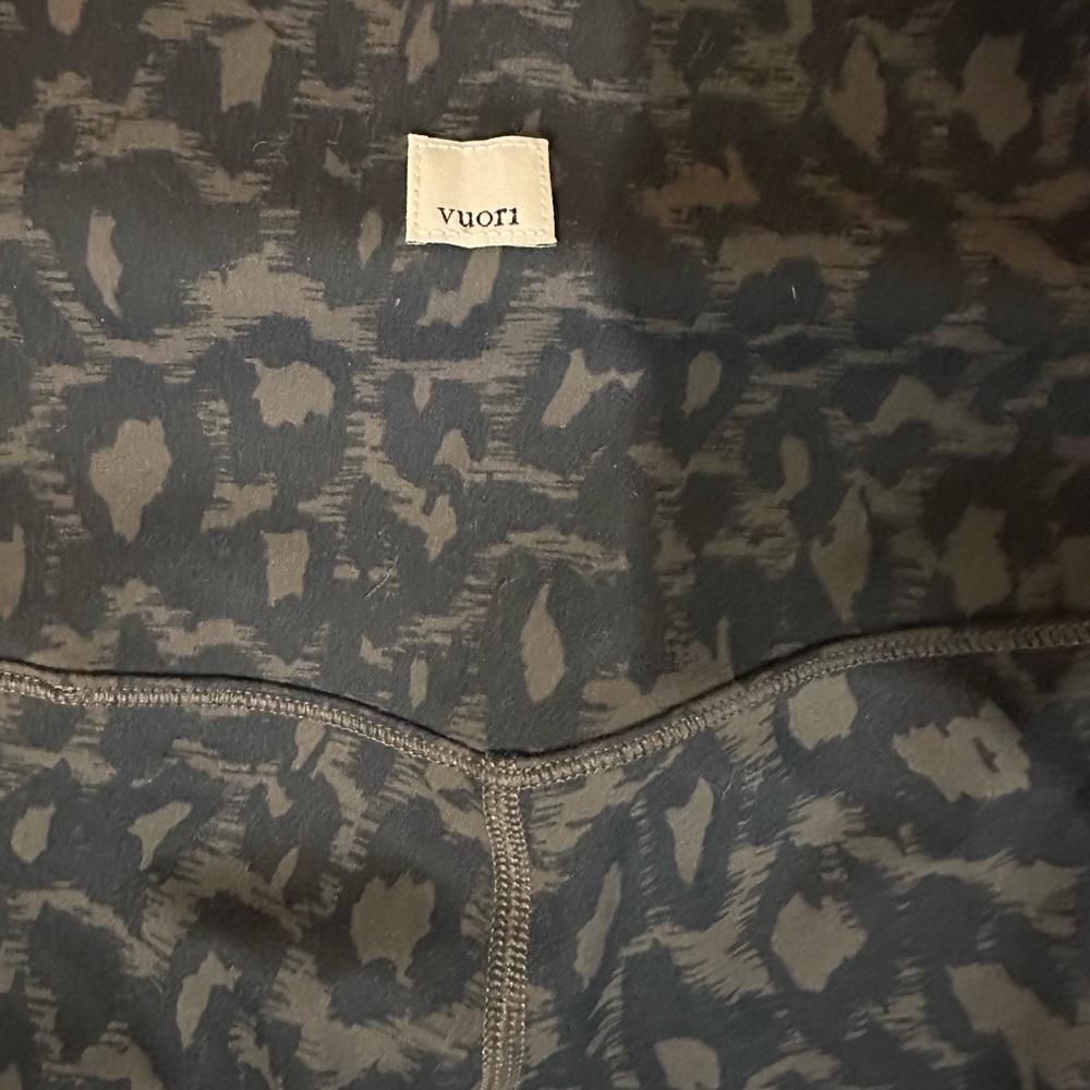 Vuori Studio Pocket Legging brown spots - Picture 3 of 8